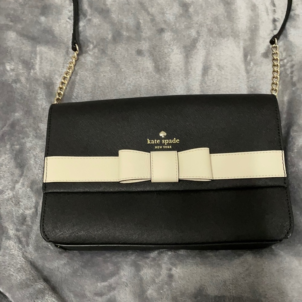 Women’s kate spade handbag!